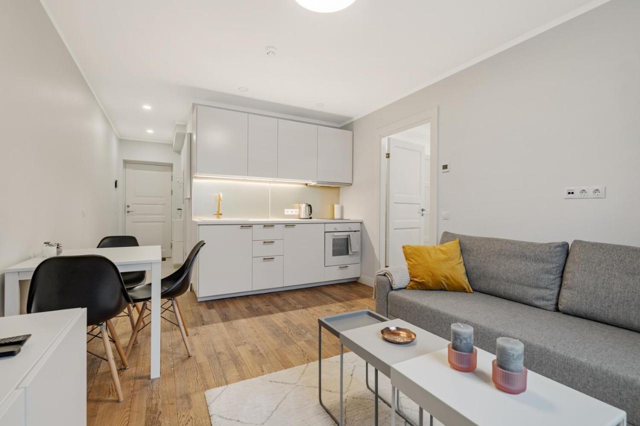 Ferienwohnung Charming 1Br In Superb Location, Free Parking & Wi-Fi Reval Exterior foto