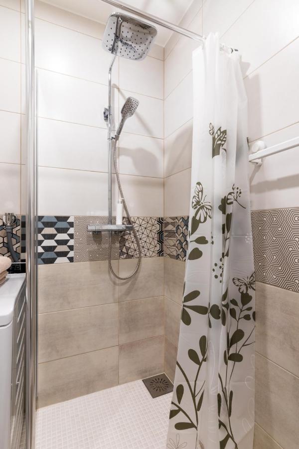 Ferienwohnung Charming 1Br In Superb Location, Free Parking & Wi-Fi Reval Exterior foto