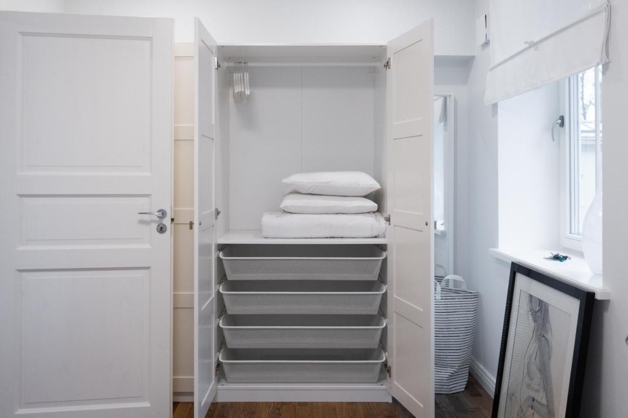Ferienwohnung Charming 1Br In Superb Location, Free Parking & Wi-Fi Reval Exterior foto